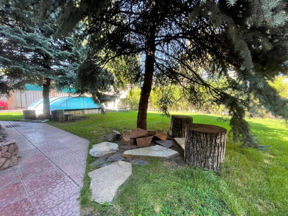 בישקק Гостевой Дом Шумкар Азия Guest House Shumkar Asia מראה חיצוני תמונה