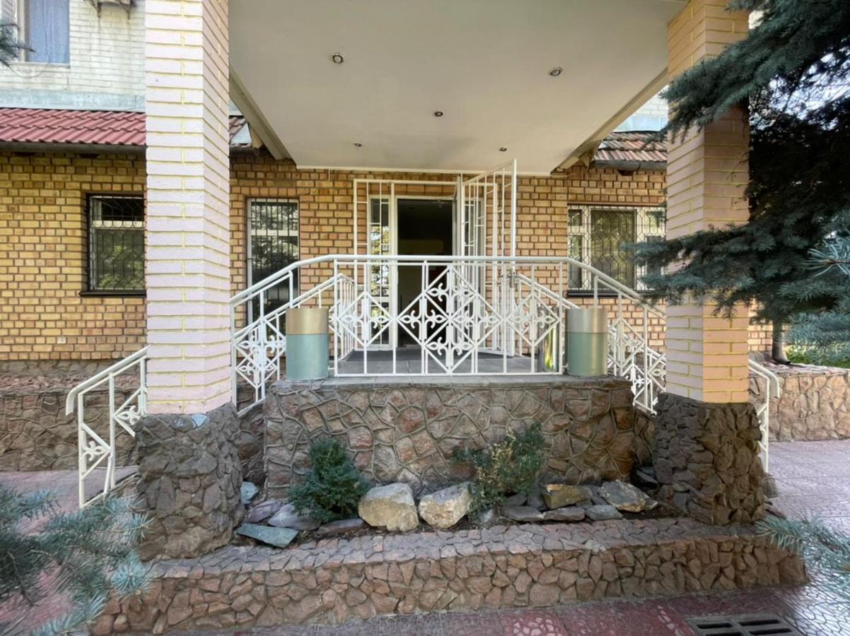 בישקק Гостевой Дом Шумкар Азия Guest House Shumkar Asia מראה חיצוני תמונה