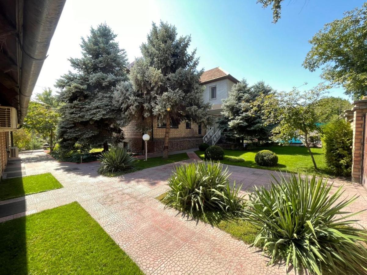 בישקק Гостевой Дом Шумкар Азия Guest House Shumkar Asia מראה חיצוני תמונה
