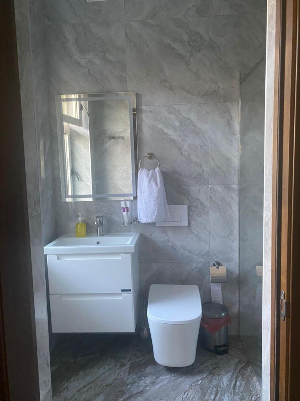 בישקק Гостевой Дом Шумкар Азия Guest House Shumkar Asia מראה חיצוני תמונה